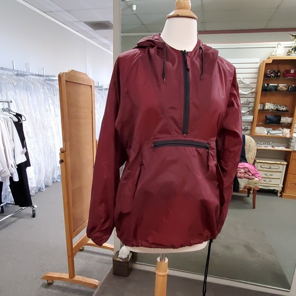 Pullover wind breaker